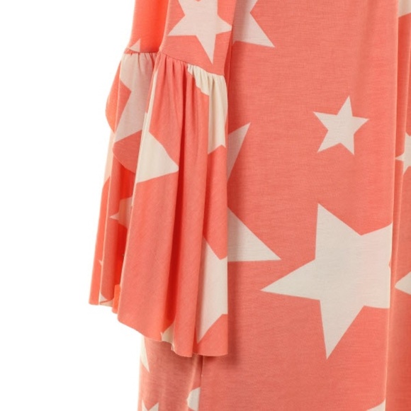**BOUTIQUE** NWT Coral Star Tunic   PLUS 3X - Picture 2 of 3